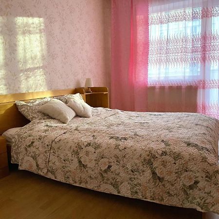 Spacious 3-Room Apartment & Parking リガ エクステリア 写真