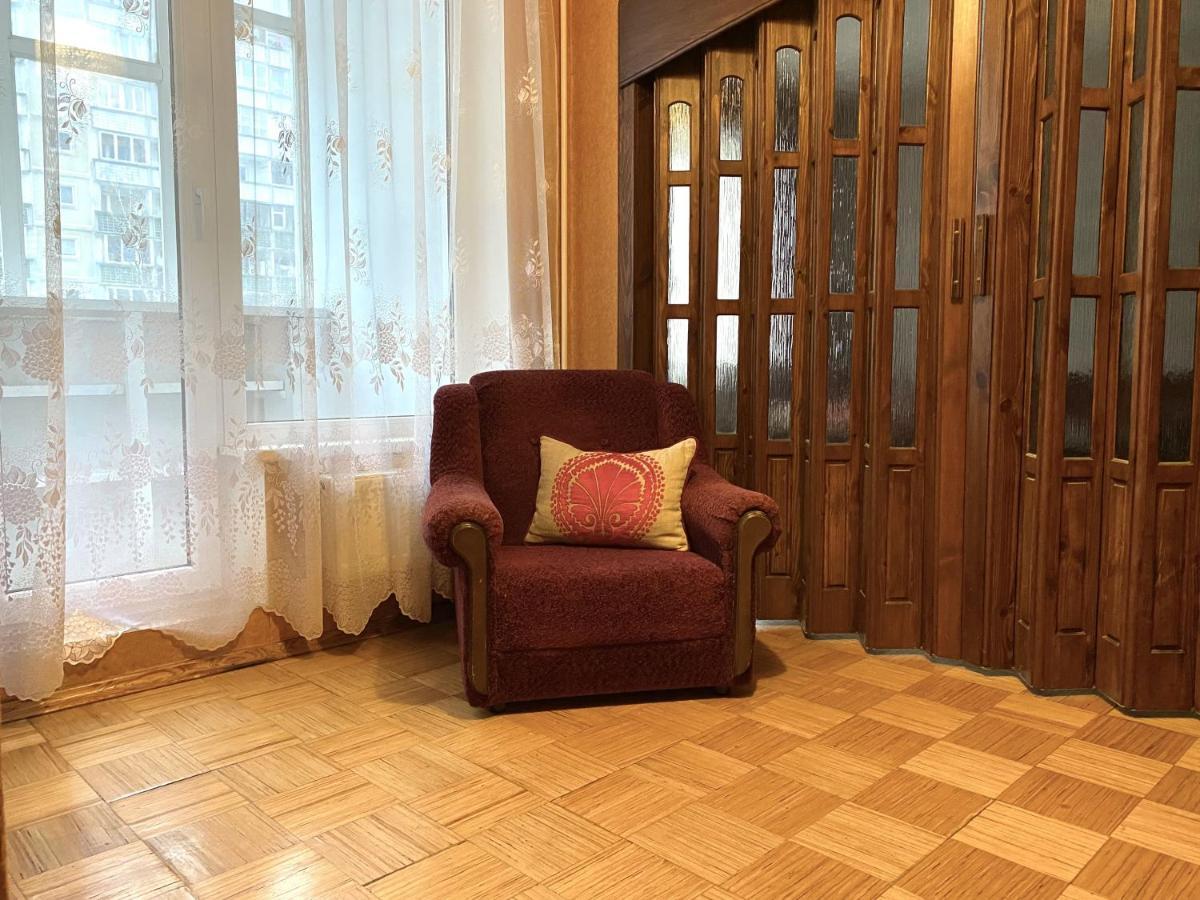 Spacious 3-Room Apartment & Parking リガ エクステリア 写真