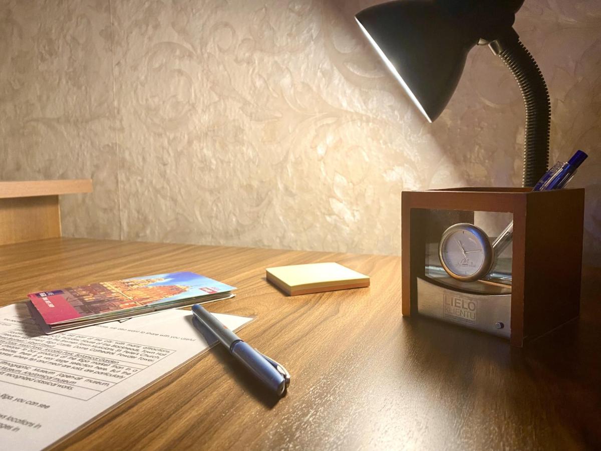 Spacious 3-Room Apartment & Parking リガ エクステリア 写真