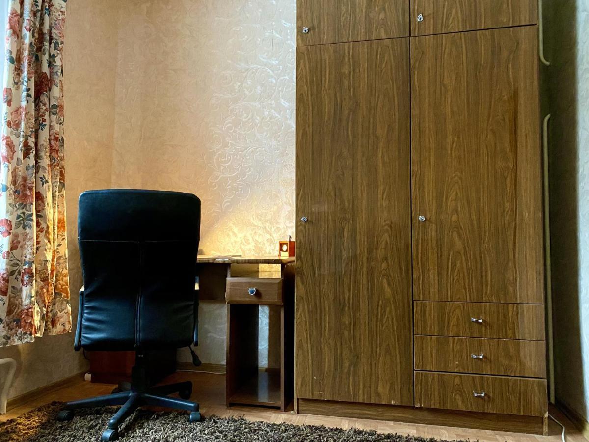 Spacious 3-Room Apartment & Parking リガ エクステリア 写真